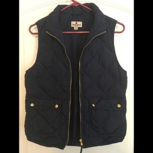 Woolrich brand women’s duck down vest in navy